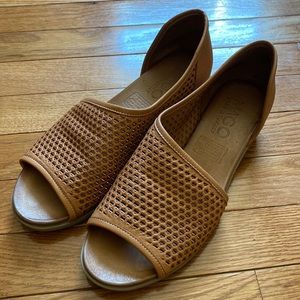 Mago dorsay perforated open toe sandals flats brown leather size 39 (8)
